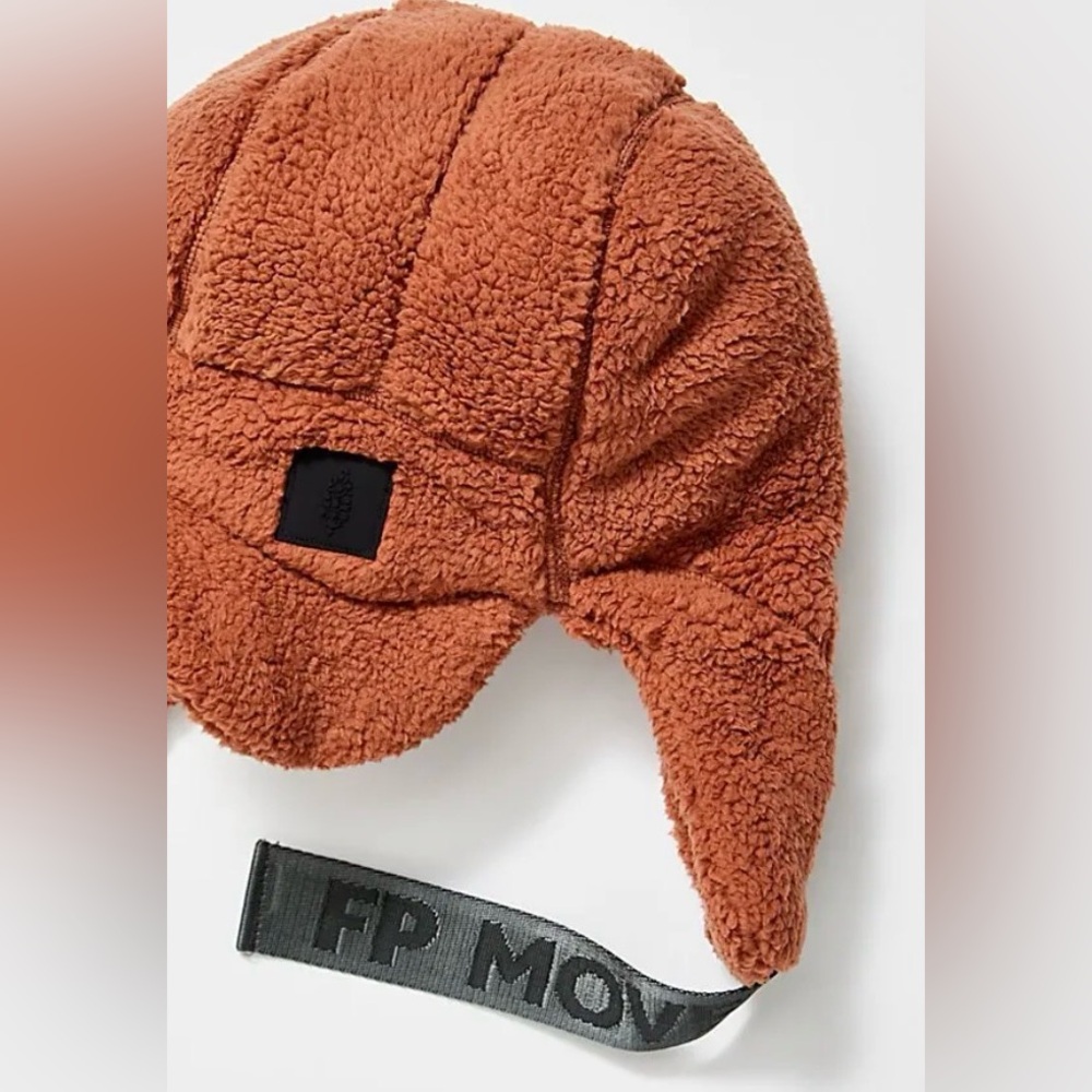 NWT FREE PEOPLE Movement Ascend Fleece Trapper - Redwood
$68 - Picture 3 of 4